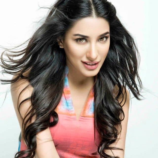 Mehwish Hayat – OST Dhol Bajne Laga