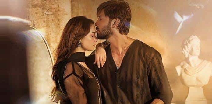 Hania Aamir and Fahad Mustafa Bid Farewell to Beloved Drama 'Kabhi Main Kabhi Tum'