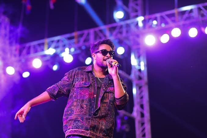 Asim Azhar Viral Video Explained: What Actually Happened at the Concert?
