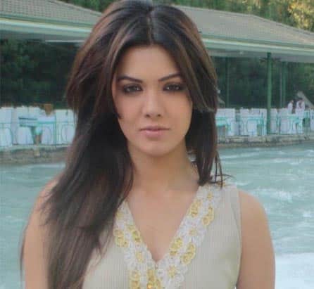 Mona Lizza Makes Bollywood Actress Jealous