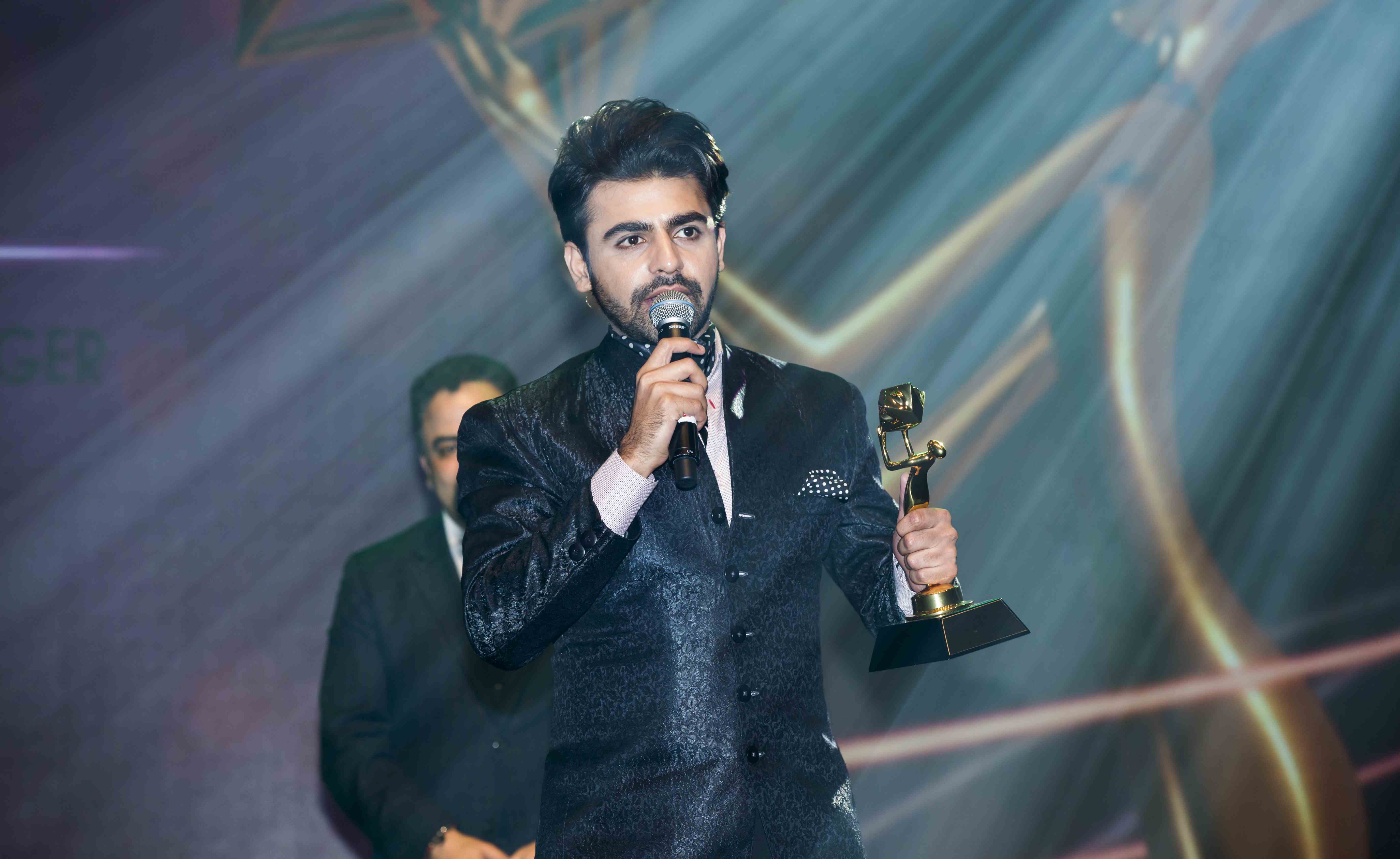 Farhan Saeed Teams Up With Rishi Rich Productions