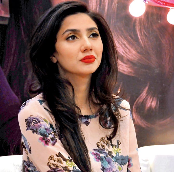 Mahira Khan Fully Supports Sharmeen Obaid Chinoy