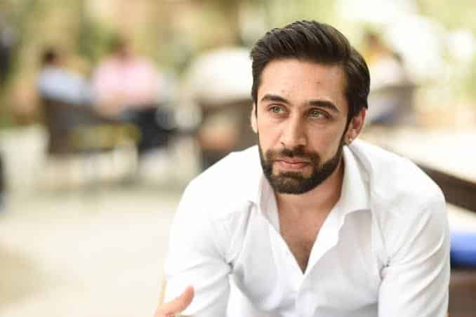 Ali Rehman Khan Praises Yumna Zaidi's Acting Talent and Professionalism