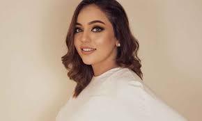 Maryam Noor Breaks Silence on Superficial Media Friendships and Industry Reality