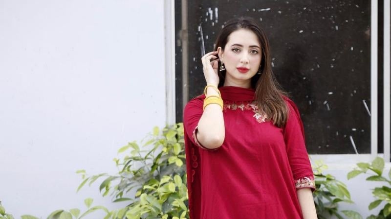 Komal Aziz Khan quit showbiz