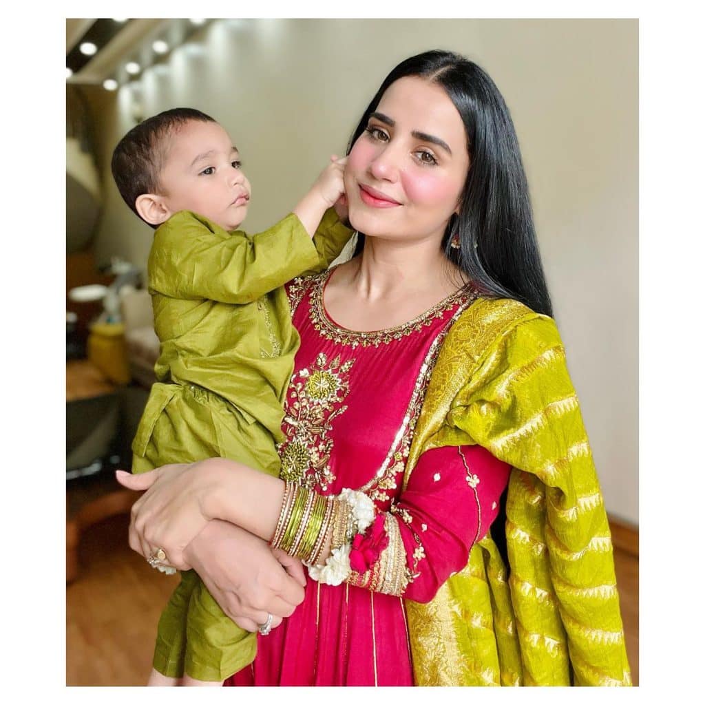 Saniya Shamshad Facetimes Bollywood Star Govinda
