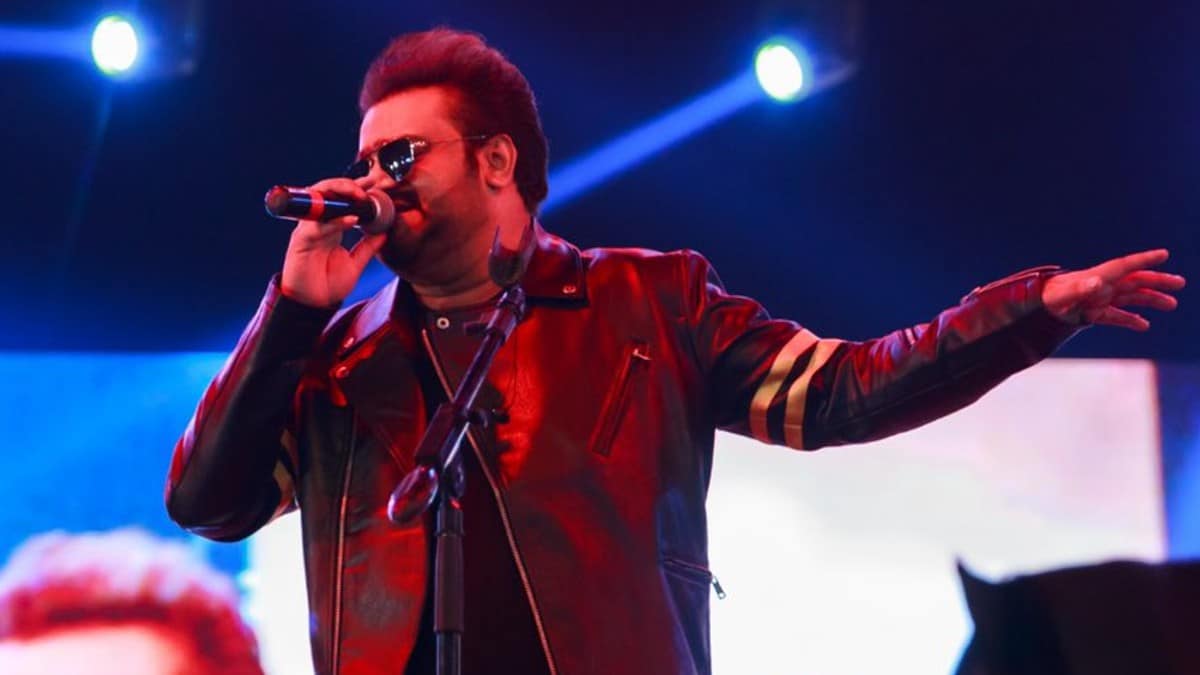 Sahir Ali Bagga Demands Ban on Indian Music at Pakistani Weddings