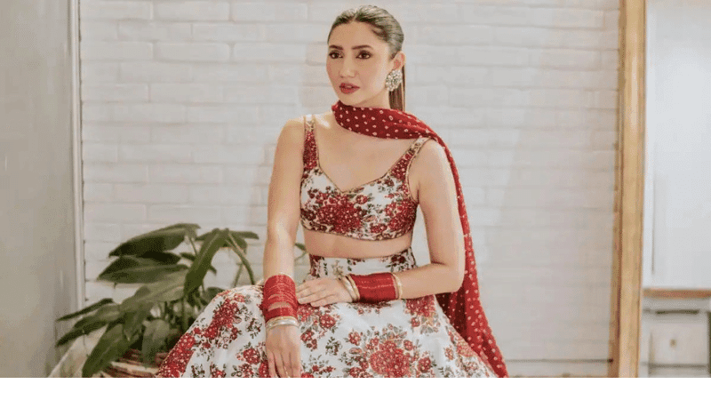 Mahira Khan, demonstrating unwavering dedication, overcomes the challenges of a foot injury to honor the late Indian star Parveen Babi.