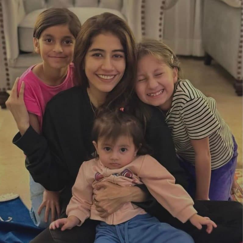 Syra Yousuf: Radiating Positivity Amidst Public Scrutiny