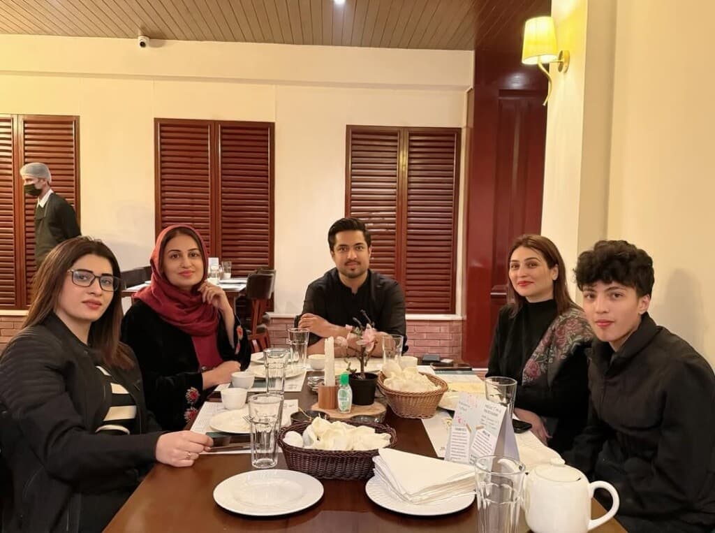 Video of Iqrar Ul Hassan Dining With His Three Wives Goes Viral