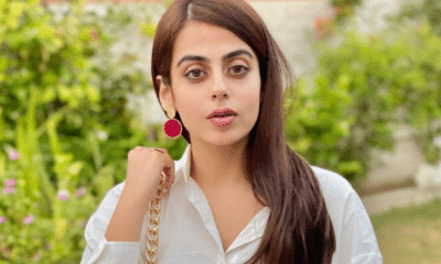 متحرک اور متحرک اداکارہ یشما گل نے حال ہی میں اپنی بے ساختہ اور جاندار ڈانس پرفارمنس سے بالی ووڈ کے وائبز کو مانچسٹر کی سڑکوں پر لایا۔